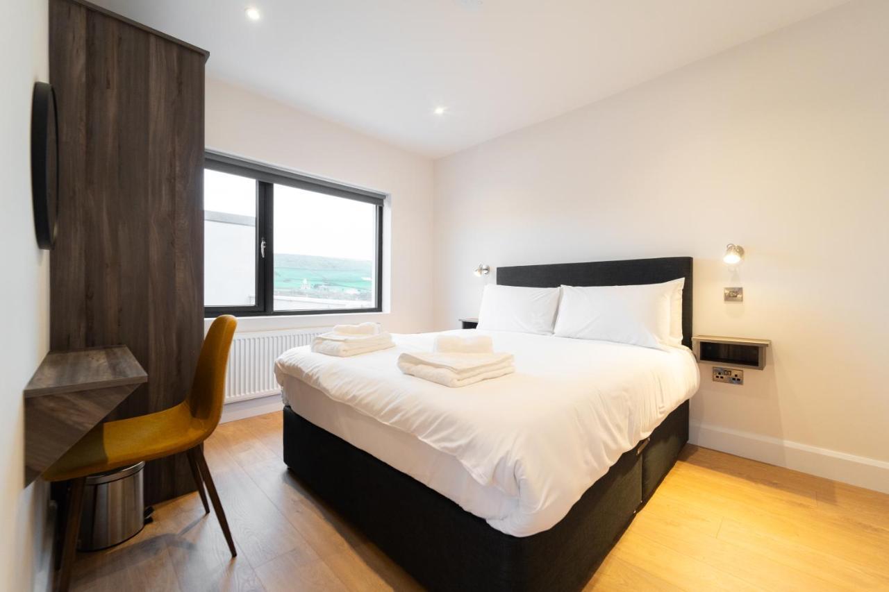 Dingle Way Snug, Luxury Apartment Экстерьер фото