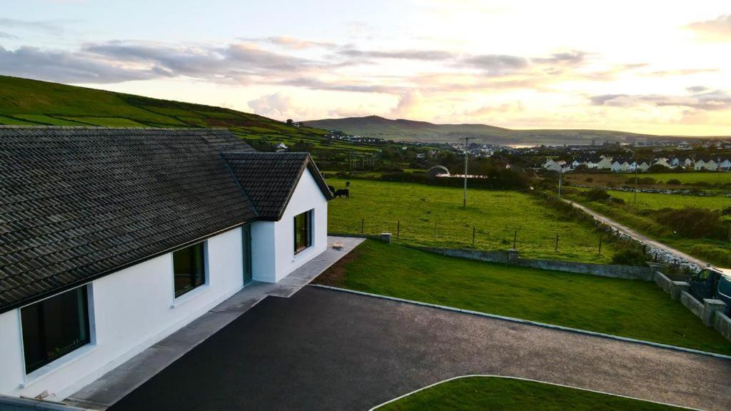 Dingle Way Snug, Luxury Apartment Экстерьер фото